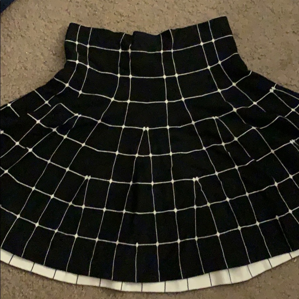Wet seal Black and white skirt